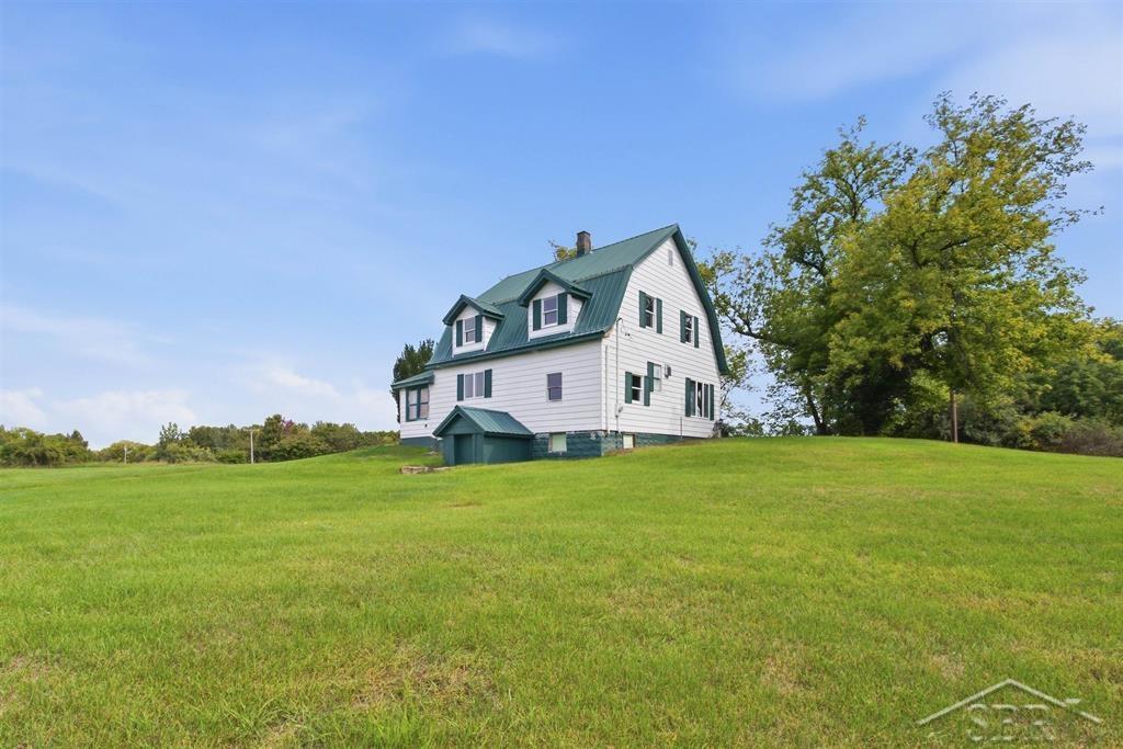 6015 N Water Road, Sanford MI 48657 photo 1