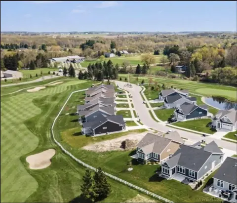 4219 Village Green Drive, Freeland MI 48623 photo 3