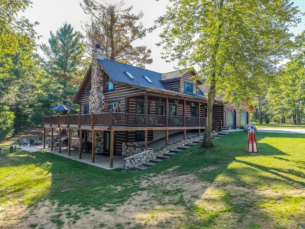 8328 White Pine Ridge, Harrison MI 48625 photo 1