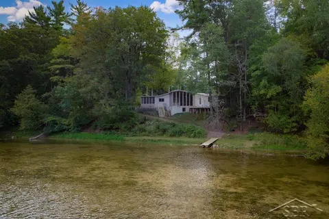 90 Wiley Lane, Midland MI 48640 photo 2