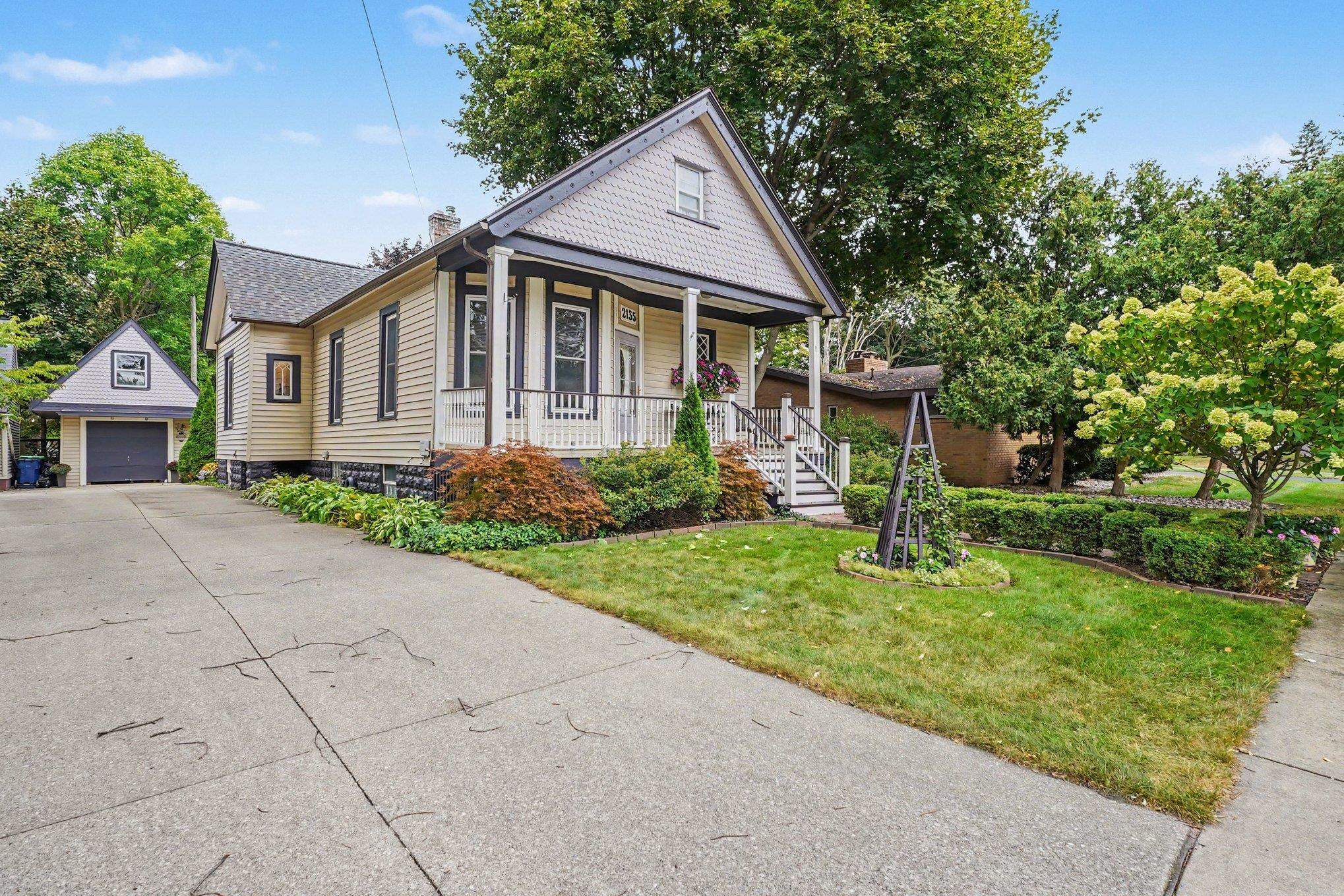 2135 6th Street, Bay City MI 48708 photo 1