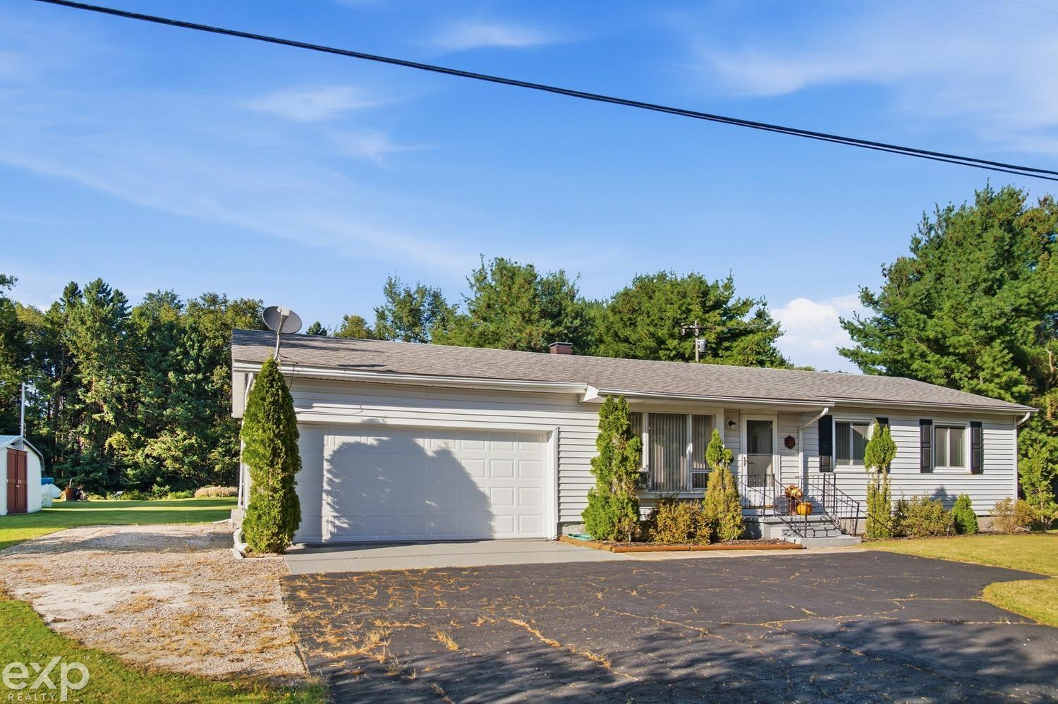 6215 Deckerville Road, Deckerville MI 48427 photo 1