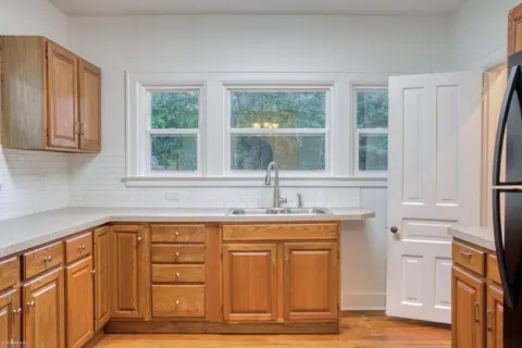 617 E Main Street, Owosso MI 48867 photo 3