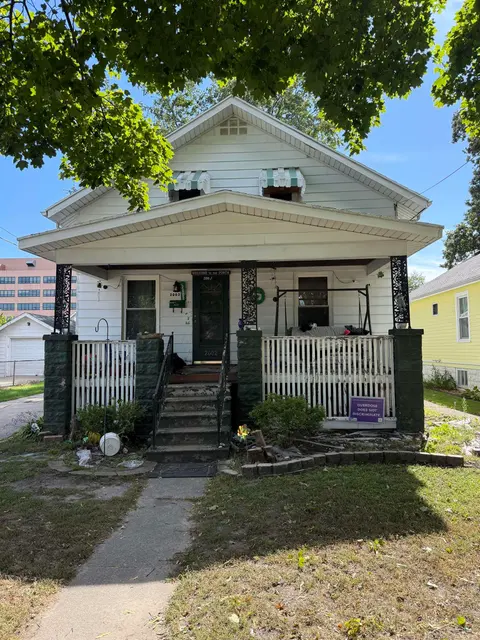 2002 11th Street, Bay City MI 48708 home for sale