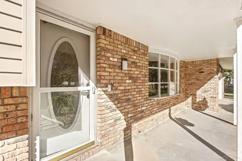 1825 Thunderbird Drive, Saginaw MI 48609 photo 2