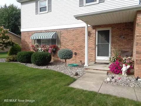 3185 Columbine Drive, Saginaw MI 48603 photo 2