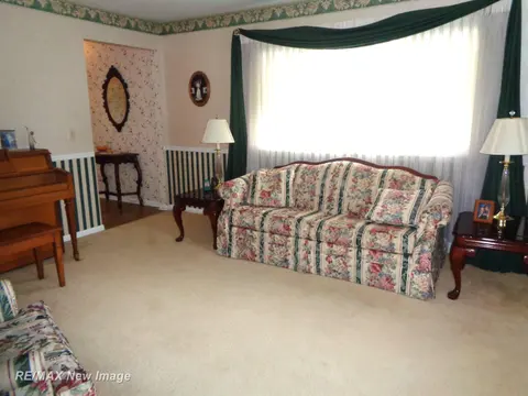 3185 Columbine Drive, Saginaw MI 48603 photo 3