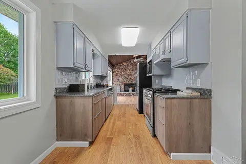 2636 Ashton Drive, Saginaw MI 48603 photo 3