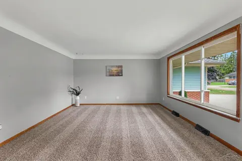 2636 Ashton Drive, Saginaw MI 48603 photo 4