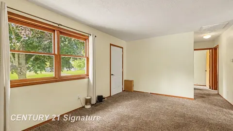 348 Sam Street, Midland MI 48642 photo 4
