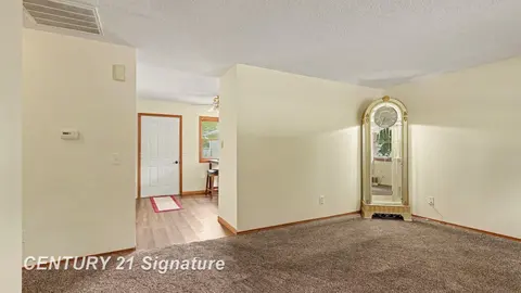 348 Sam Street, Midland MI 48642 photo 5