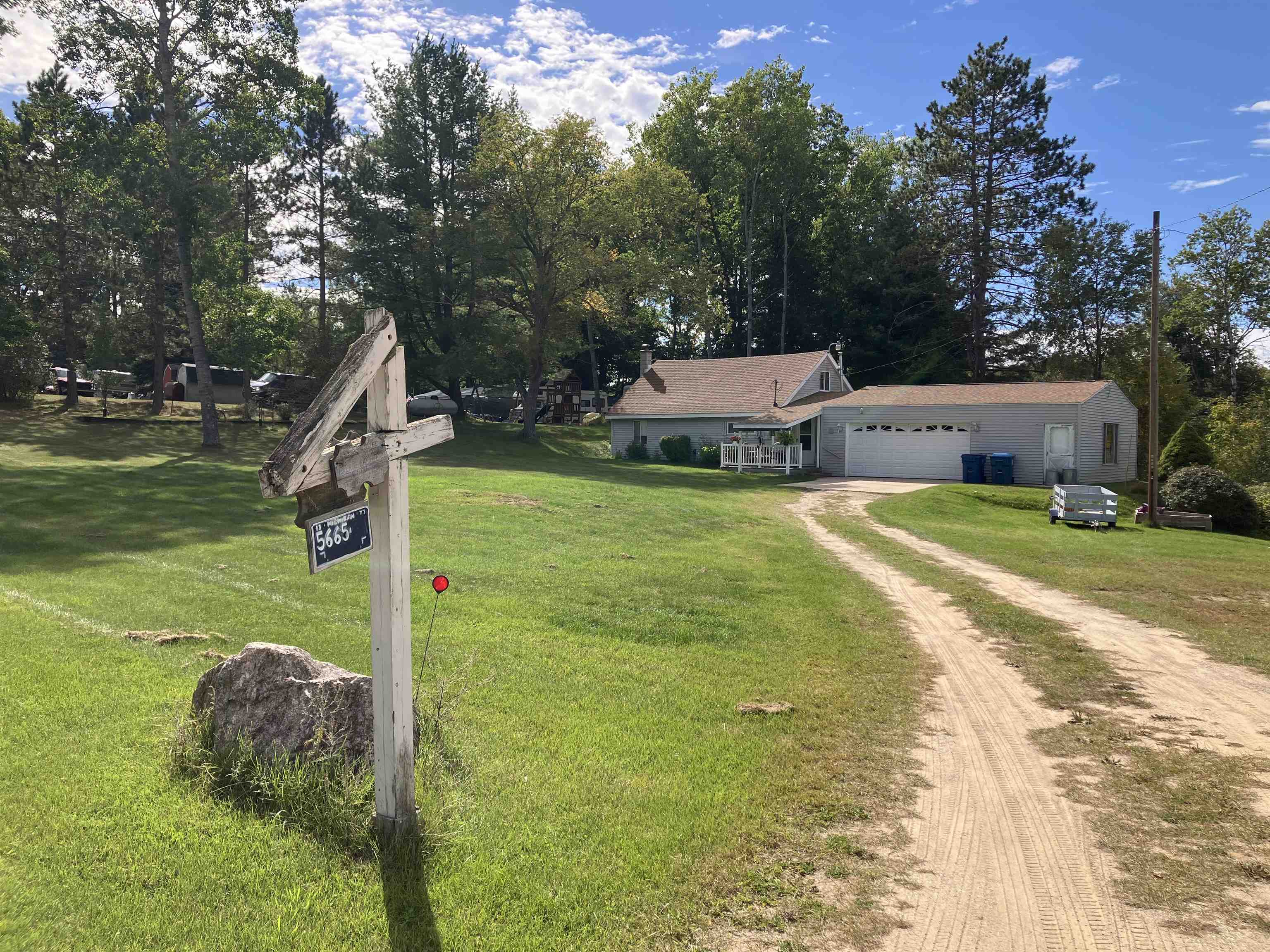 5665 N Athey Avenue, Harrison MI 48625 photo 1