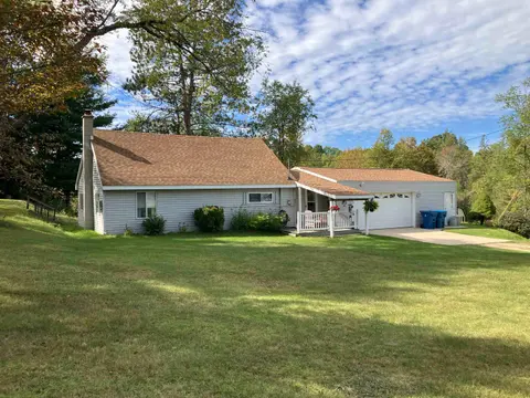 5665 N Athey Avenue, Harrison MI 48625 photo 2
