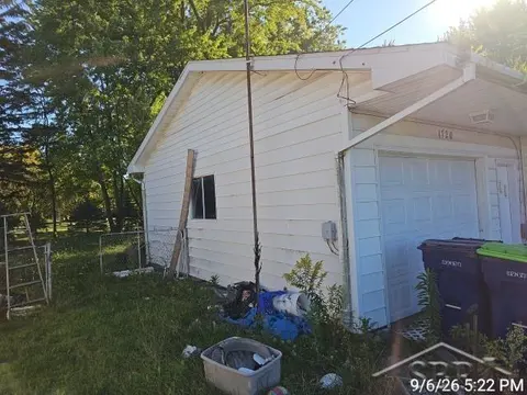 1720 Iowa Road, Saginaw MI 48601 photo 3
