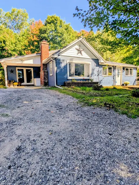 392 N Scott Drive, Farwell MI 48622 photo 2