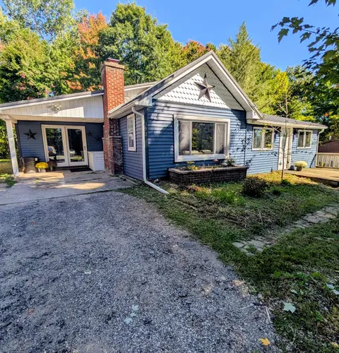 392 N Scott Drive, Farwell MI 48622 photo 3