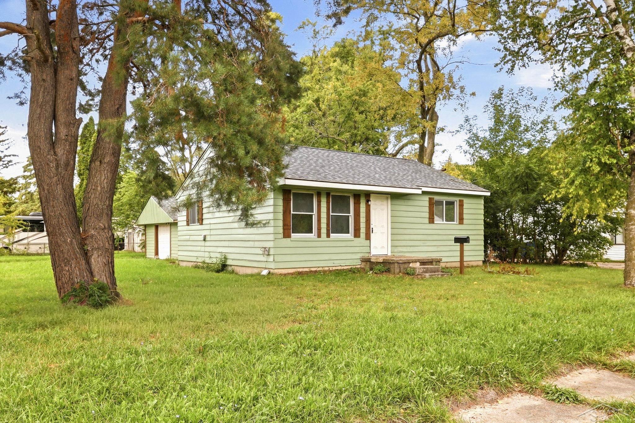 5025 Lodge Street, Saginaw MI 48601 photo 1