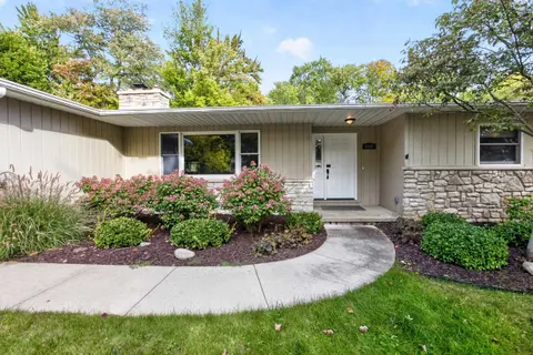 5202 Plainfield Street, Midland MI 48642 photo 3