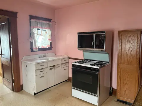 2617 Janes Street, Saginaw MI 48601 photo 2