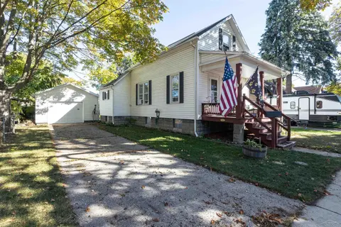 411 S Jackson Street, Bay City MI 48708 photo 2