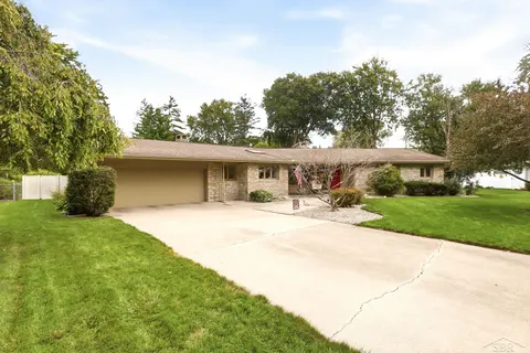 810 Fairway Drive, Saginaw MI 48638 home for sale