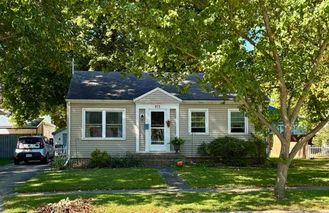 913 N Hickory Street, Owosso MI 48867 photo 2