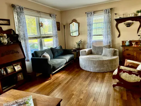 913 N Hickory Street, Owosso MI 48867 photo 5