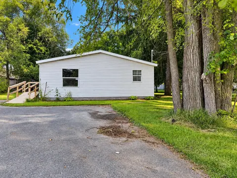 740 N Silverleaf Street, Gladwin MI 48624 photo 5