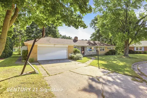 40 Shadyside Court, Saginaw MI 48638 photo 2