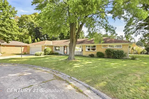 40 Shadyside Court, Saginaw MI 48638 photo 3