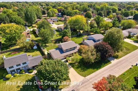 1684 Cranbrook Drive, Saginaw MI 48638 photo 4