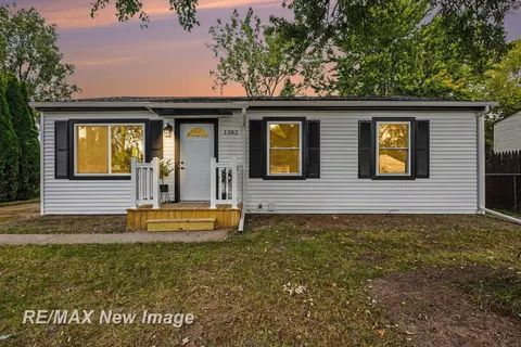 1382 Flanders Drive, Saginaw MI 48604 photo 3
