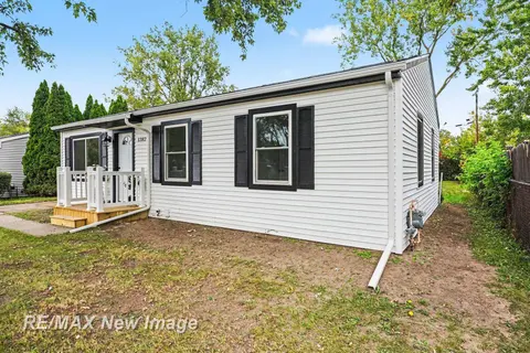 1382 Flanders Drive, Saginaw MI 48604 photo 4