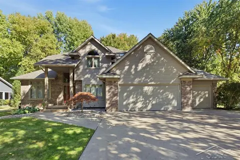 6026 Londonberrie Court, Midland MI 48640 photo 2