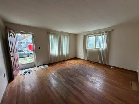 1704 Pulaski Street, Bay City MI 48708 photo 2