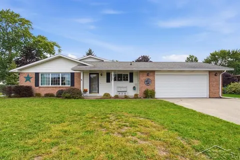 538 Venice Court, Bay City MI 48708 photo 2