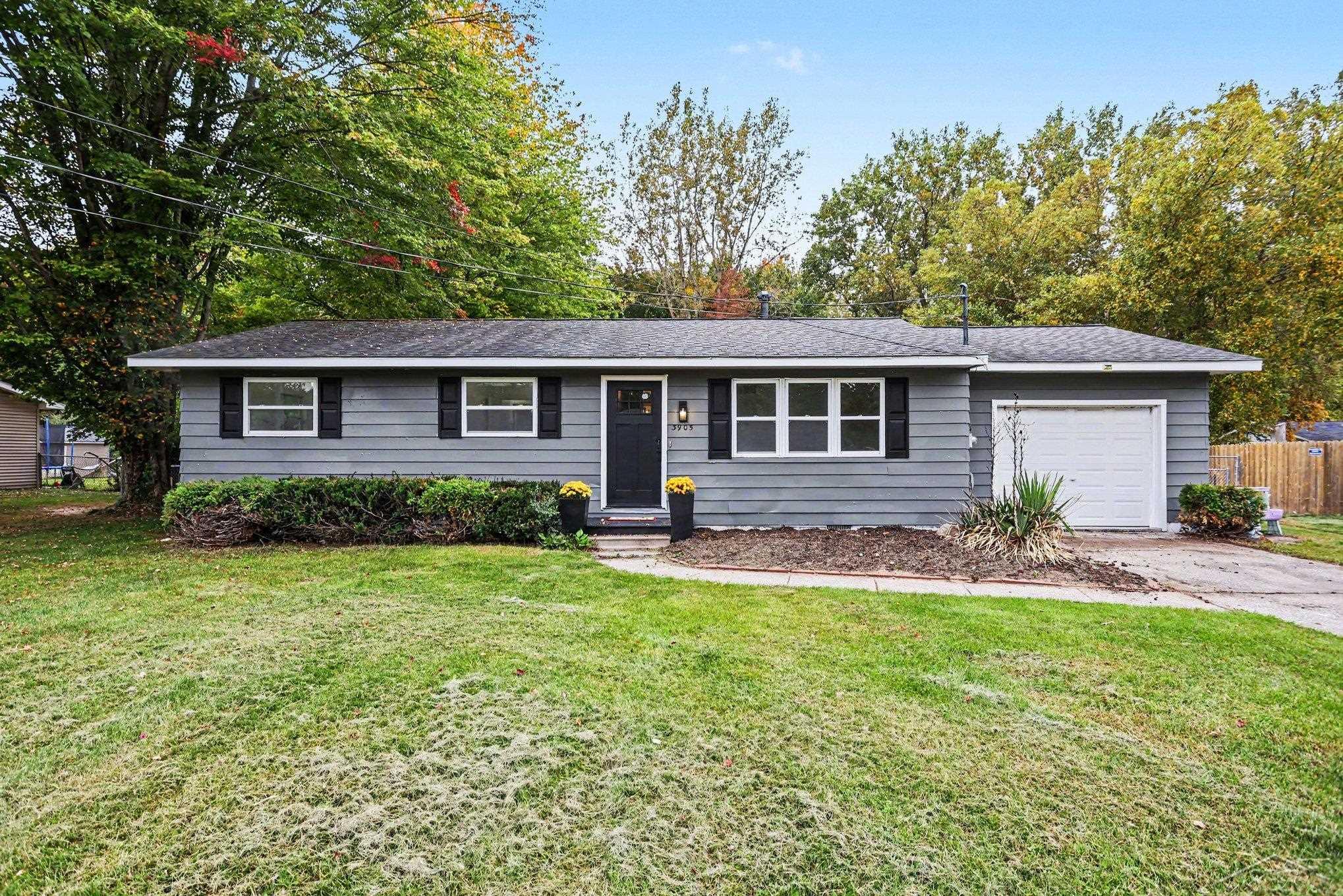3905 Lauckner Lane, Freeland MI 48623 photo 1