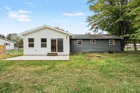 3905 Lauckner Lane, Freeland MI 48623 photo 2