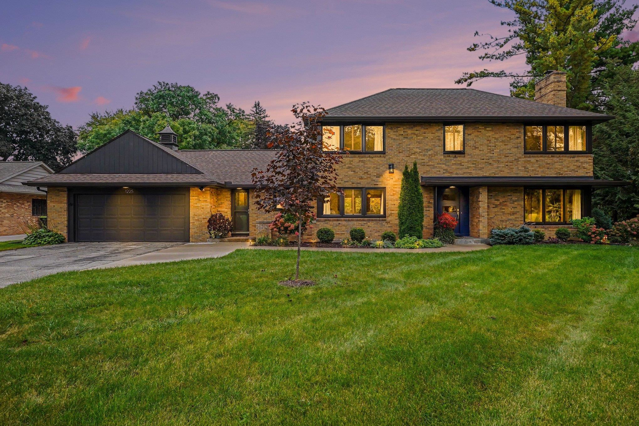 1225 W Saint Andrews Road, Midland MI 48640-6320 photo 1