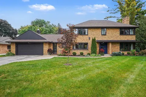 1225 W Saint Andrews Road, Midland MI 48640-6320 photo 4
