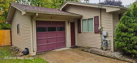 1908 Oxford Street, Saginaw MI 48602 photo 4
