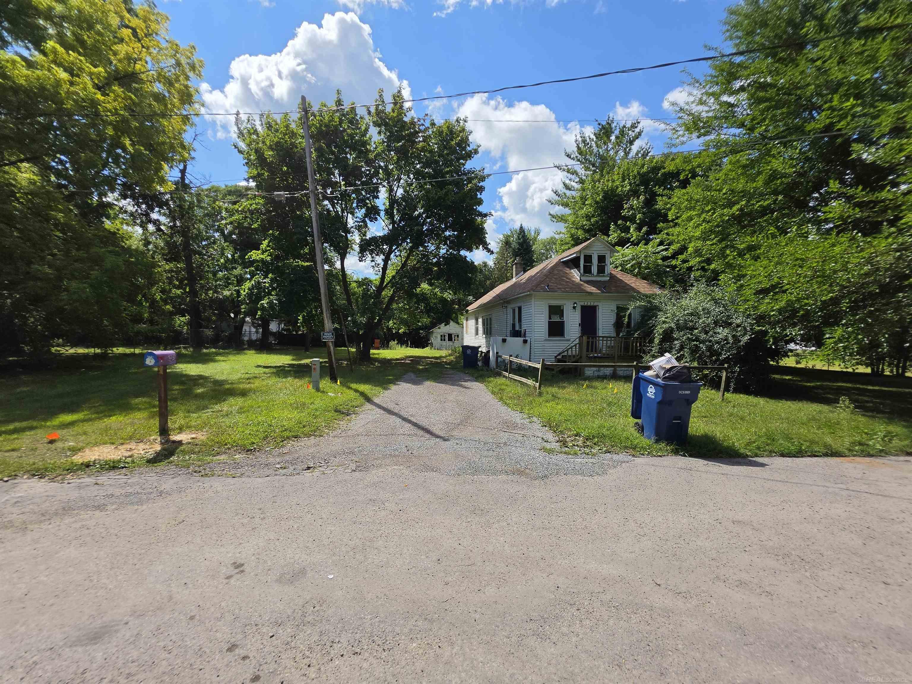 4237 Wood Street, Saginaw MI 48638 photo 1