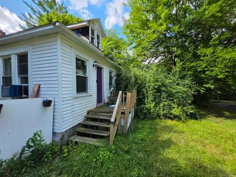 4237 Wood Street, Saginaw MI 48638 photo 2