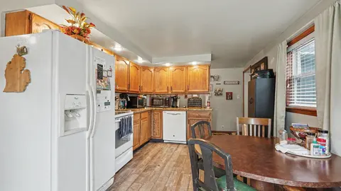 286 Lagoon-Beach Drive, Bay City MI 48706-1434 photo 5