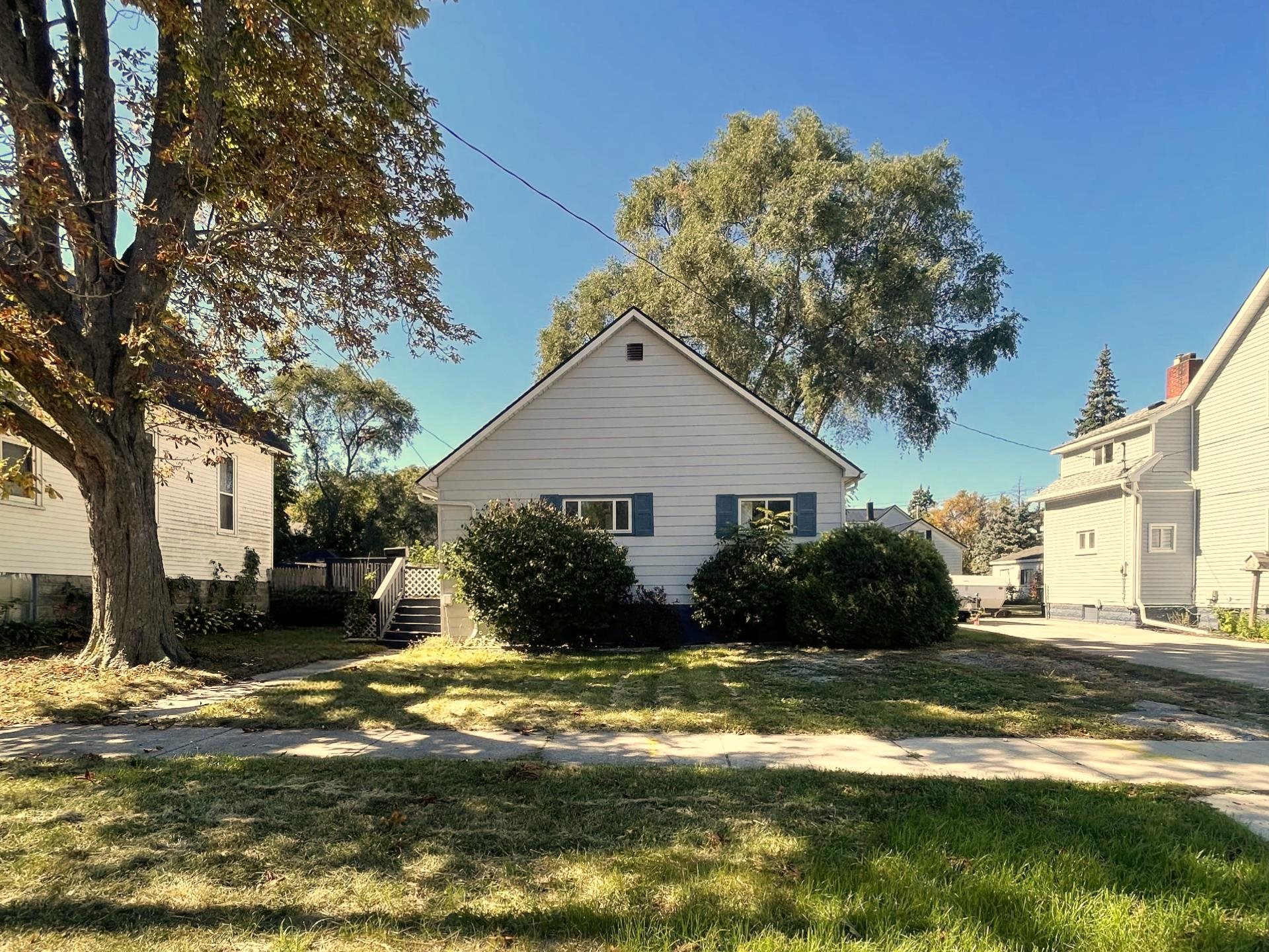 1003 N Linn St Street, Bay City MI 48706 photo 1