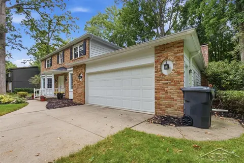 605 Harper Lane, Midland MI 48640 photo 3