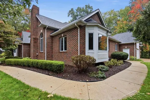 2900 Abigail Lane, Midland MI 48640 photo 3