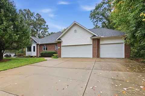 2900 Abigail Lane, Midland MI 48640 photo 4