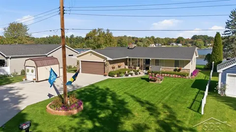 4830 N Verity Court, Midland MI 48657 photo 2