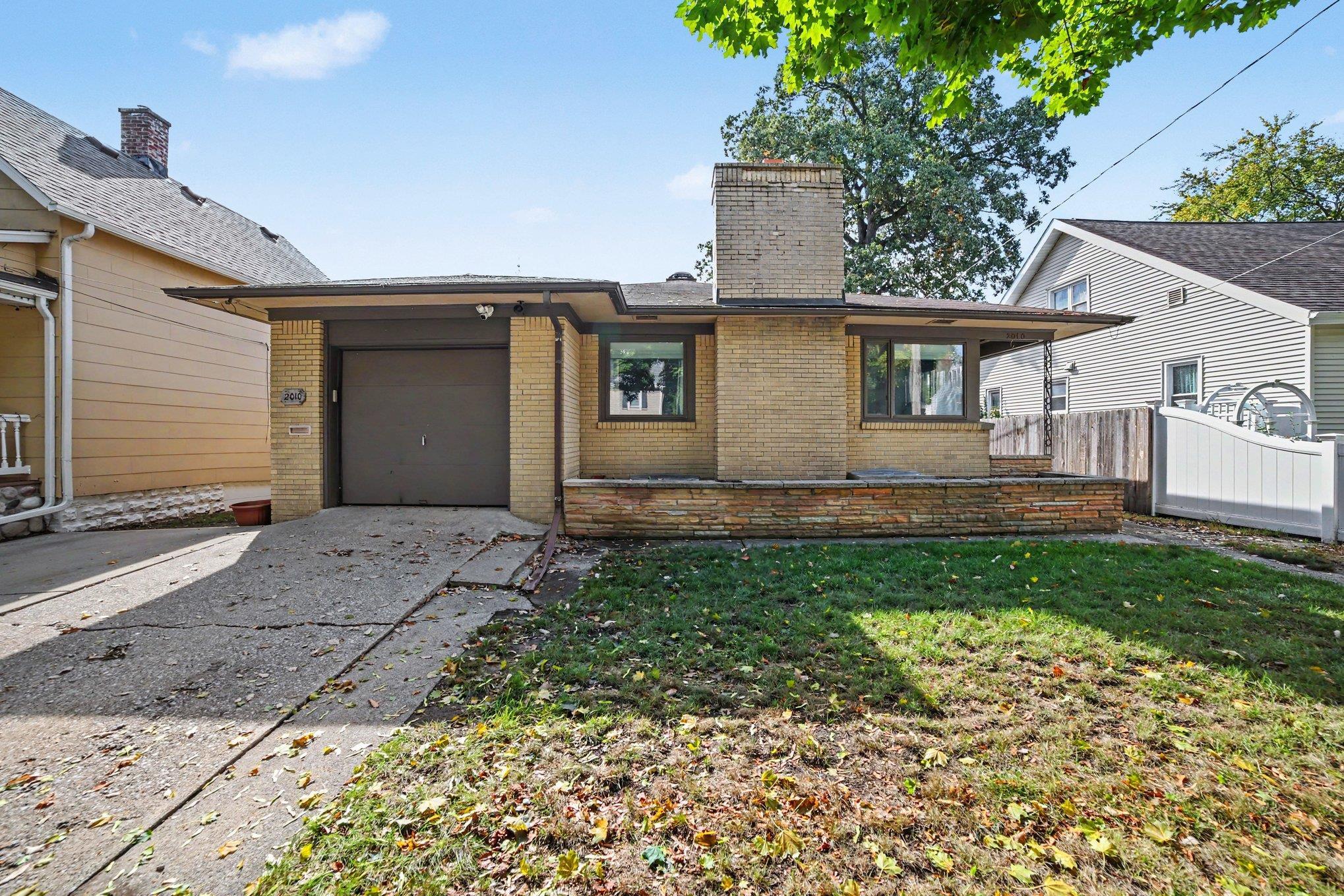 2010 11th Street, Bay City MI 48708 photo 1
